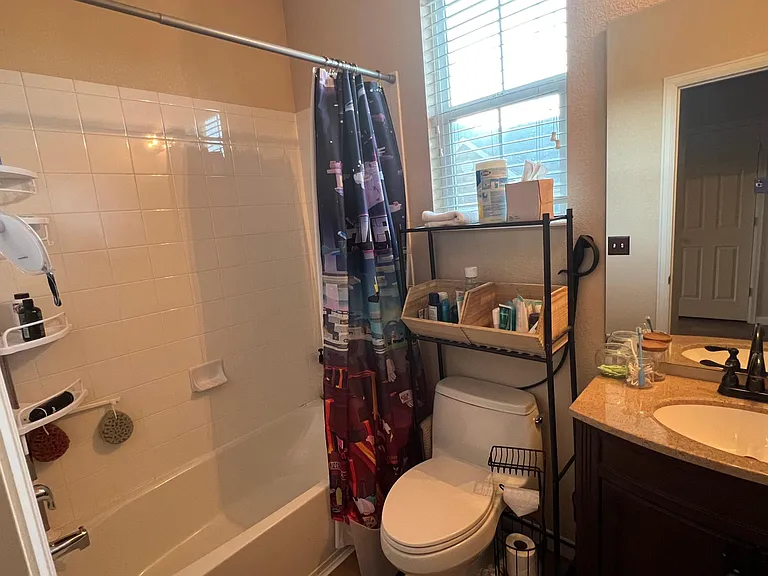 2 nd bathroom