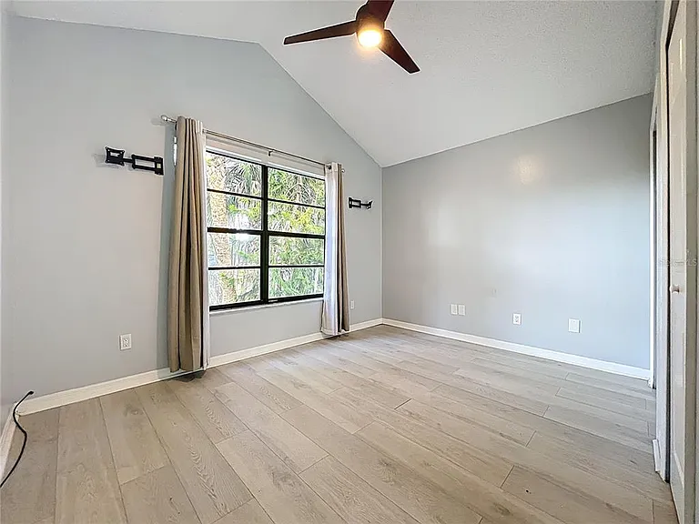 622 Anhinga Rd — Photo 32