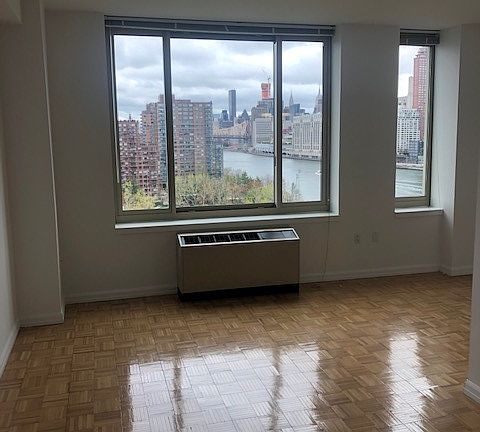3rd image of 888 Main St APT 829