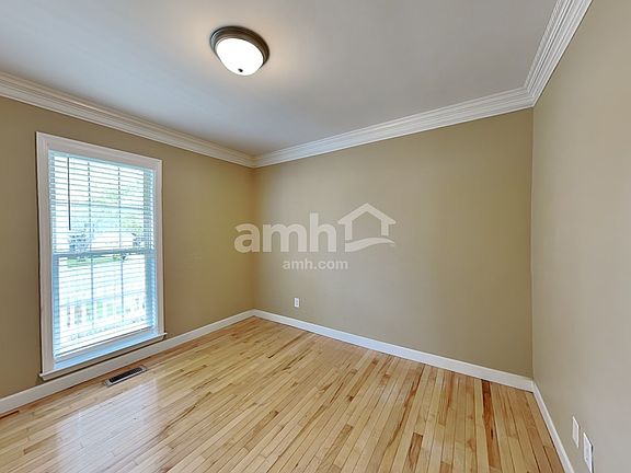 5th image of 215 Aqua Marine Ln