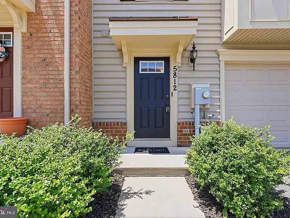 2nd image of 5812 Rochefort St