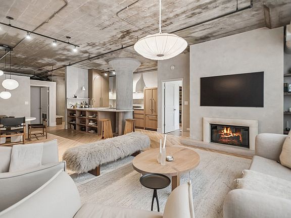 5th image of 411 W Ontario St APT 322