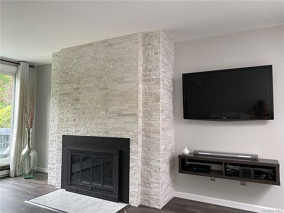 3rd image of 509 Drew Ln