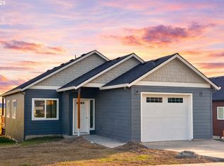 512 SW 6th St, Madras, OR 97741