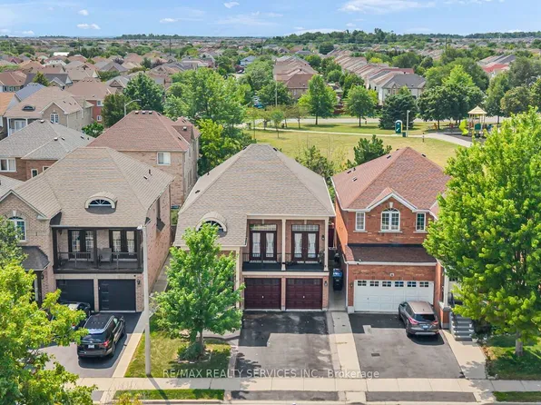 32 Brentcliff Dr, Brampton, ON L7A 2N1