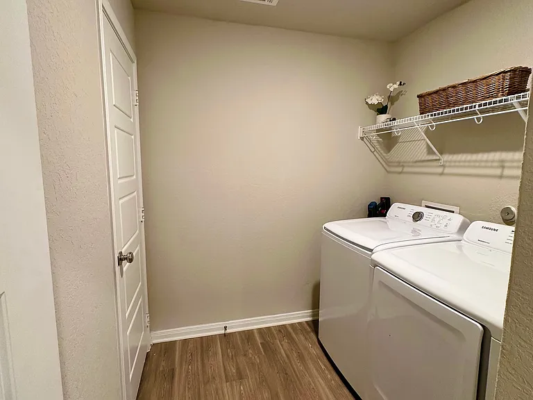 1112 Elm Fall — Photo 17