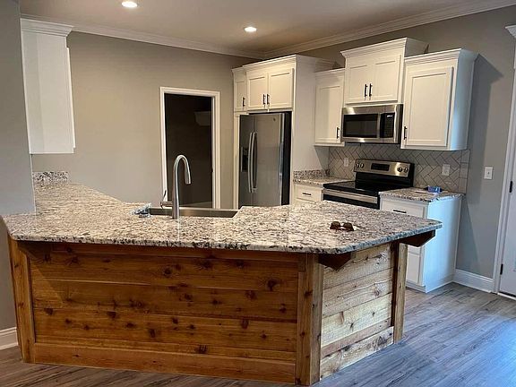 5th image of 3844 Bettys Pl