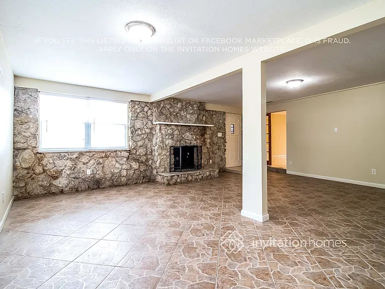 1546 Peruvian Ln — Photo 9