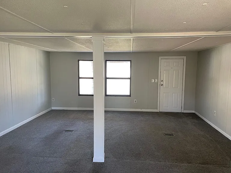 60 Circle Dr — Photo 3