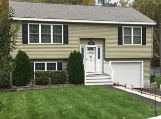 21 McEvoy Rd, Tewksbury, MA 01876