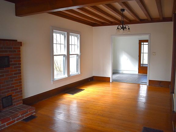4th image of 20 Sherwood St
