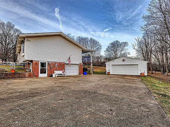 2nd image of 392 Longs Rd
