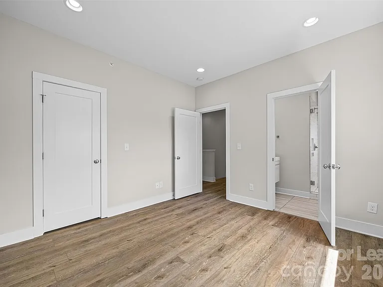 840 E 18th St #C — Photo 15