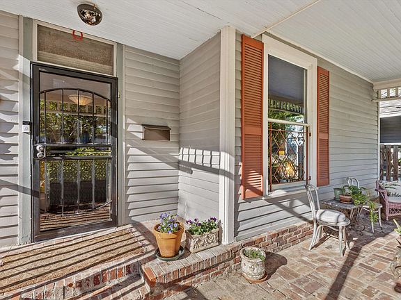 2nd image of 2094 Carr Ave