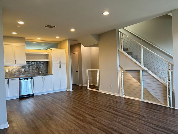 5th image of 629 W 17th St