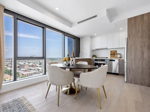 2286 Cropsey Avenue image 12 of 27