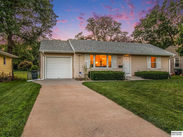 738 N 76th St, Omaha, NE 68114