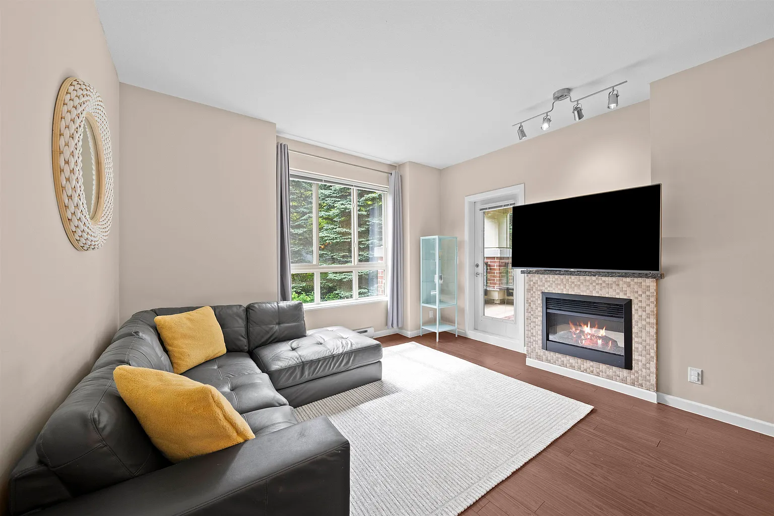 270 Francis Way #209 photo 1