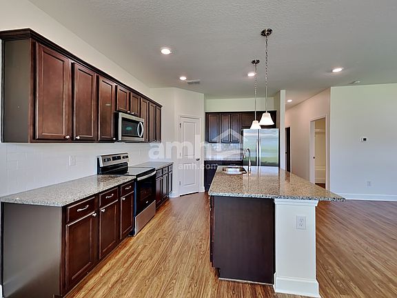 4th image of 926 Walden Pond Dr