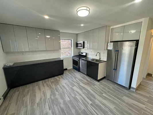 Rented by E Realty International Corp | media 2