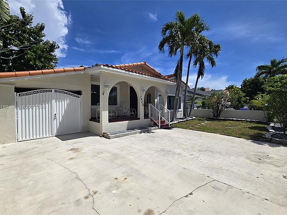 2nd image of 1855 SW 16th Ter