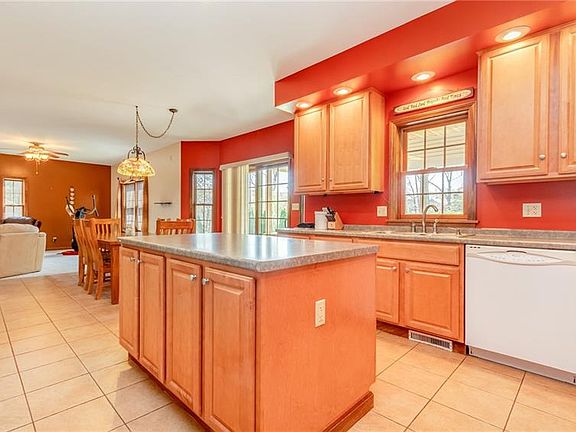 5th image of 103 Sunray Dr