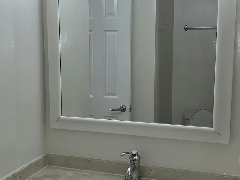 10101 Grosvenor Pl #520 — Photo 31