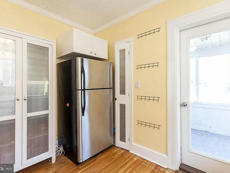 84 W Green St — Photo 18
