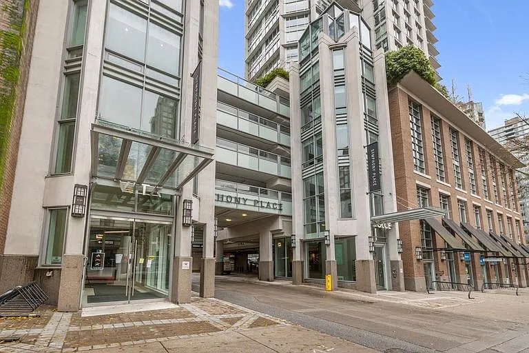 565 Smithe St #1A — Photo 2