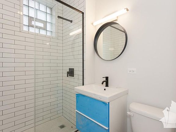 4th image of 2541 N California Ave #2F