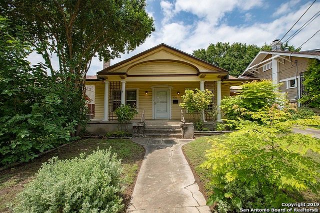 1st image of 635 W Mistletoe Ave