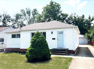 18412 Hazelwood Ave, Maple Heights, OH