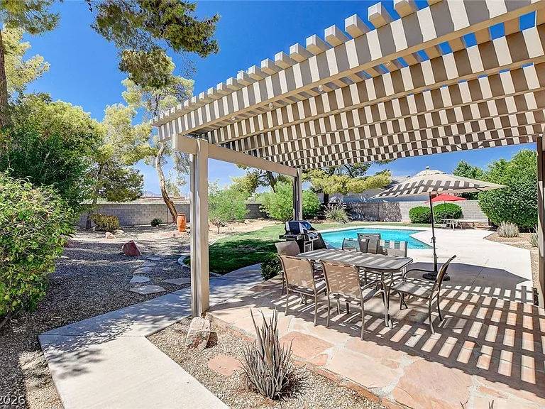 408 Lacy Ln — Photo 34