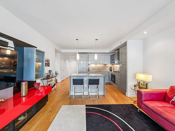 5th image of 77 Hudson St APT 3809