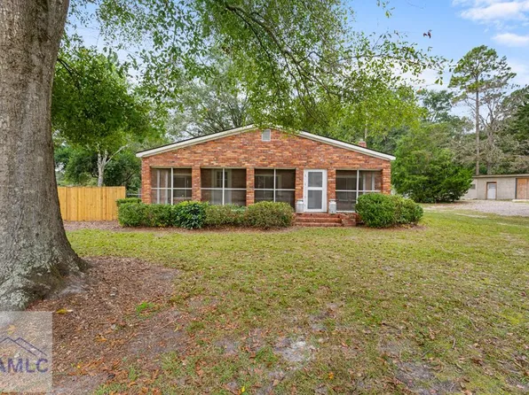 1135 N Masonic St, Millen, GA 30442