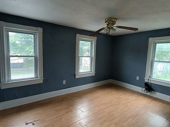 4th image of 809 & 807 Bowers St