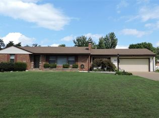 10057 Stonell Dr, Saint Louis, MO 63123