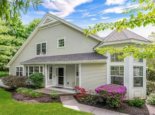 8 Apple Hill Ln, Peekskill, NY 10566