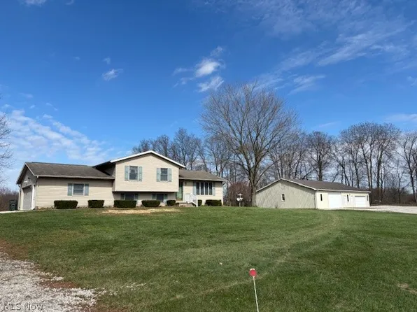 25486 Ridge Rd, East Rochester, OH 44625