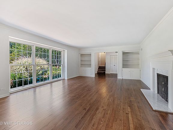 4th image of 585 Meadowood Dr