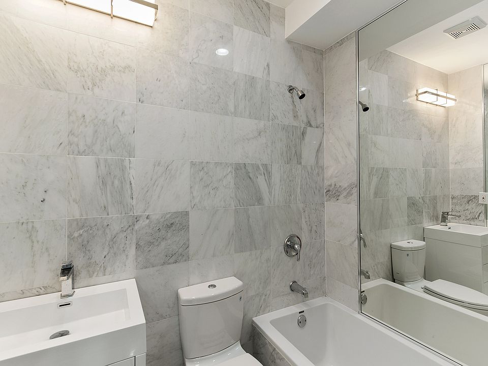 2nd image of 1085 Hancock St #1