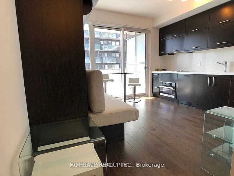 1080 Bay St #707 — Photo 8