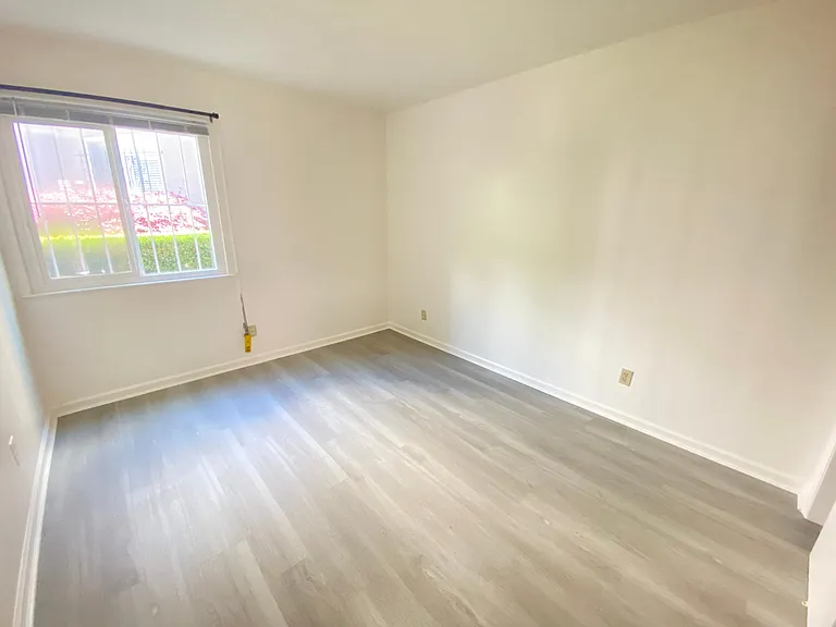 296 Lester Ave #4 — Photo 7
