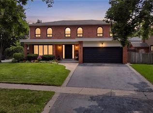1677 Sherwood Forrest Cir, Mississauga, ON L5K 2G8