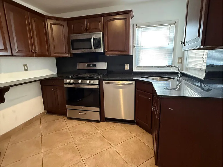 15 Maple Grove St — Photo 10