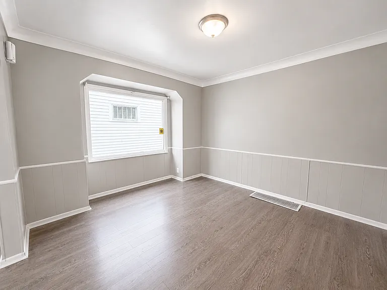 523 E Oakland St — Photo 4