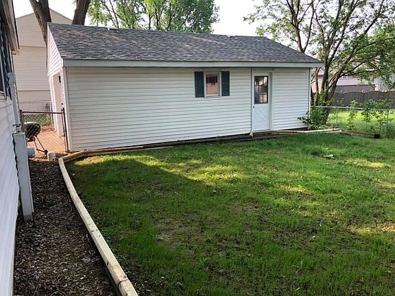 2nd image of 114 Meadows Ct