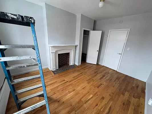 Rented by Delmark Realty LLC | media 12