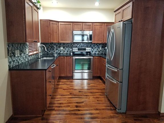 4th image of 2452 NW Columbia Ave #24