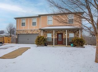 701 Edens Ct, Centerton, AR 72719